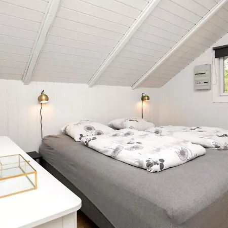 Holiday home Four-bedroom Holiday In 42 *